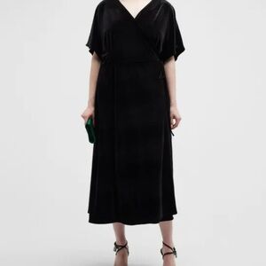 Whitney Morgan Women's Plus Size 2XL Black Velvet Wrap Short Sleeve Midi Dress